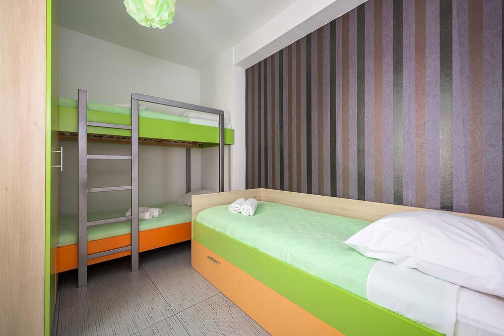 Apartamento entero, Precioso apartamento de 2 habitaciones en Rabac. in Rabac, Labin-Rabac