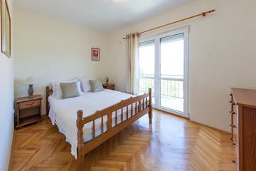 Villa voor 7 Personen in Podi-Sasovići, Montenegro, Afbeelding 3