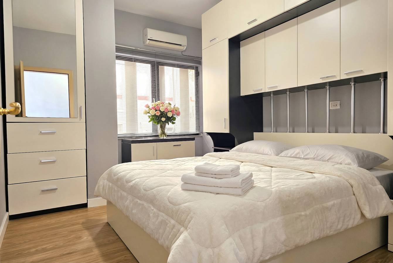 Appartamento intero, Appartamento vacanze per 3 persone con balcone in Saranda, Valona