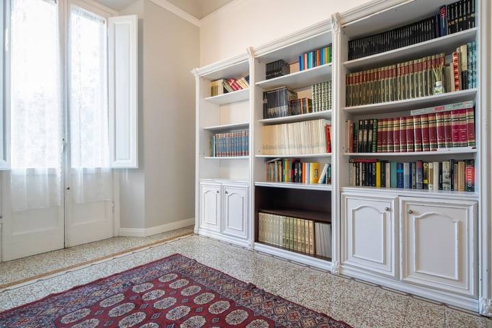 Ganze Wohnung, Ferienwohnung für 10 Personen mit Balkon/Terrasse in Florence city center, Florenz