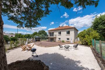 Gîte pour 4 personnes, avec jardin à Saint-Paul-Trois-Châteaux