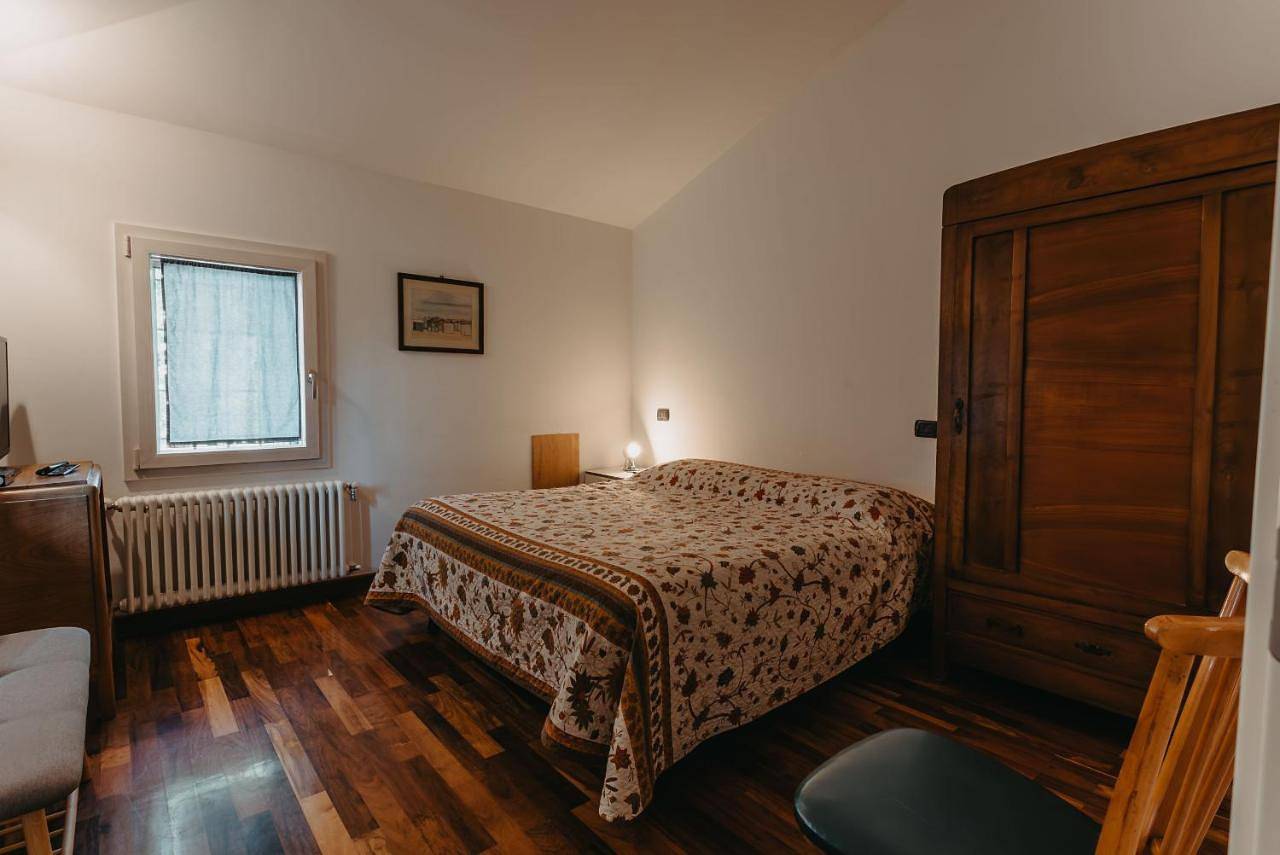 Appartamento intero, Villa nel Verde - Camera con bagno privato - vicino Inail e Fiere - Via Erbosa 1B in Budrio, Provincia di Bologna