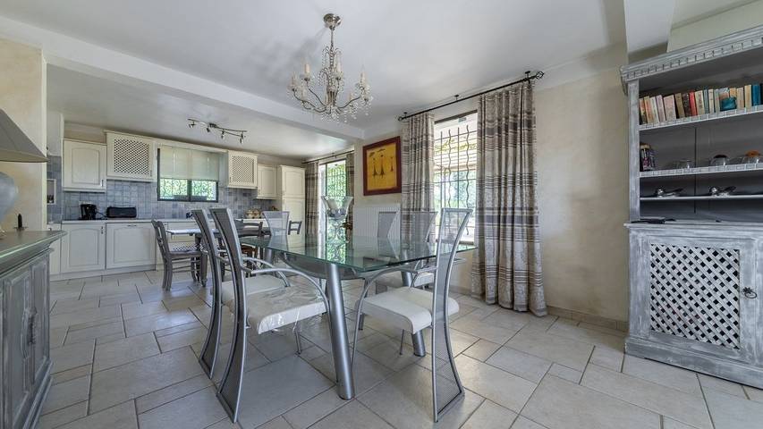 Location de vacances pour 12 personnes, avec piscine et jardin à Carpentras - 4