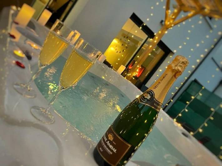 Gîte pour 4 personnes, avec jacuzzi ainsi que piscine et jardin à Longvic - 4