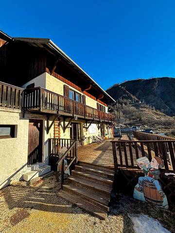 Hôtel pour 32 personnes, avec vue et jardin, animaux acceptés à Mizoën
