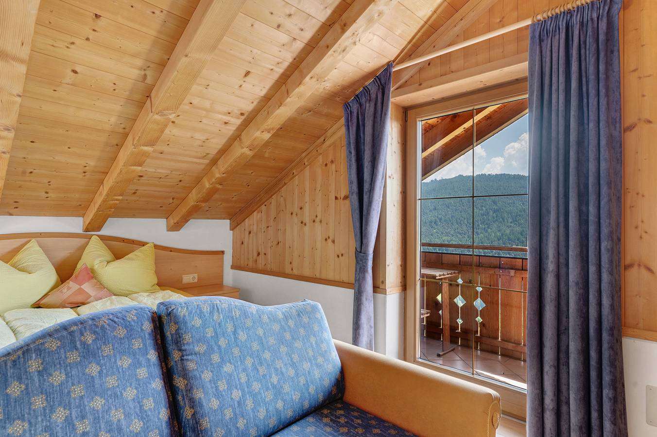 Ganze Wohnung, Ferienwohnung 'Ringelblume' mit Bergblick, Gemeinschaftsgarten und Wi-Fi in Schlaneid, Mölten