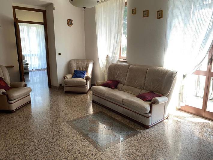 Gîte pour 6 personnes, avec vue ainsi que jardin et piscine, animaux acceptés à Suse - 4