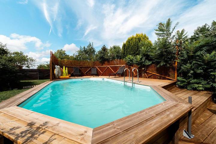 Location de vacances pour 10 personnes, avec jardin et piscine dans Sainte-Marie-du-Lac-Nuisement - 4