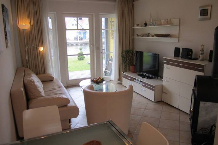 Ferienhaus für 4 Personen, mit Balkon/Terrasse und Balkon sowie Terrasse und Pool in Wusterhausen/Dosse - 3