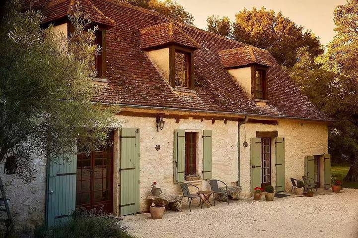 Location de vacances pour 6 personnes, avec jardin et jacuzzi à Saint-Cernin-de-Labarde