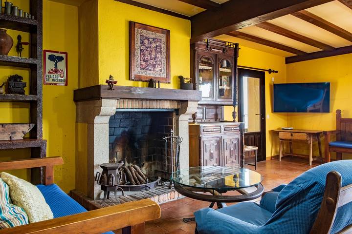 Casa Rural El Rincón Del Duende pour 16 pers., vue montagne, Wi-Fi et climatisation in Pedro Bernardo, Valle del Tiétar