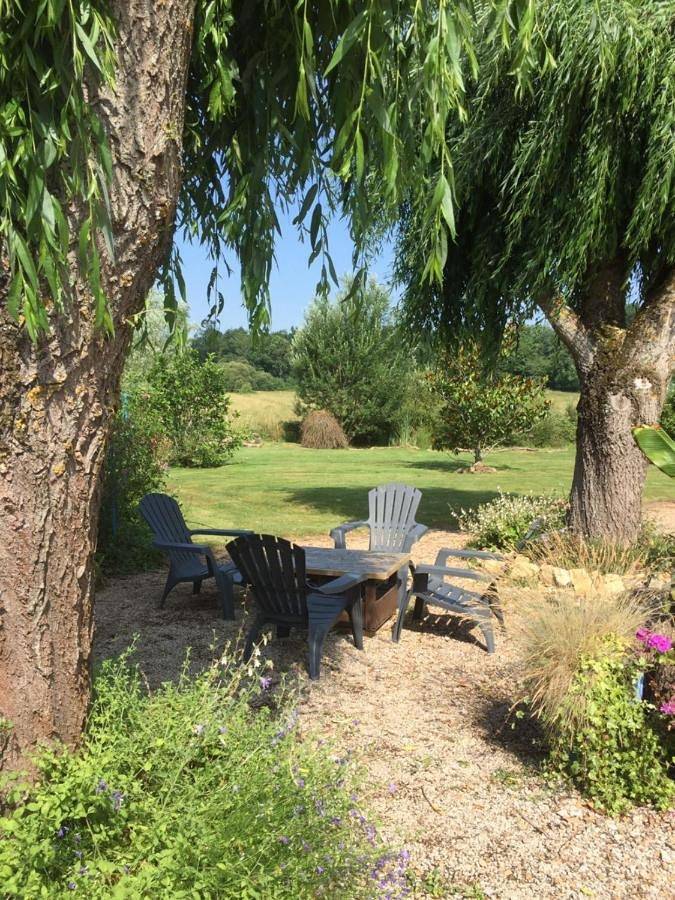 Location de vacances pour 9 personnes, avec piscine et jardin, animaux acceptés à Hautefort - 2