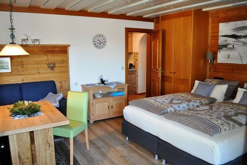 Ganze Wohnung, Ein-Raum-Wohnung (4) 40 qm, Dusche/Wc, Couch, Küchenzeile, Balkon in Reit im Winkl, Bayerische Alpen