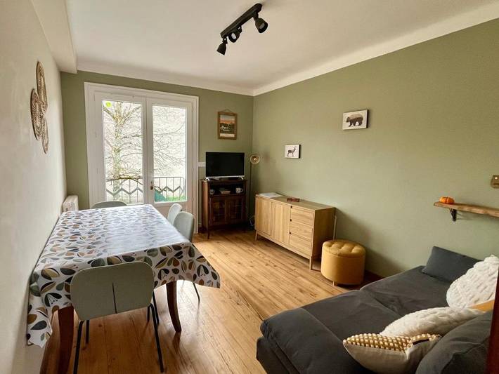 Location de vacances pour 4 personnes, avec jardin et vue à Oust - 2