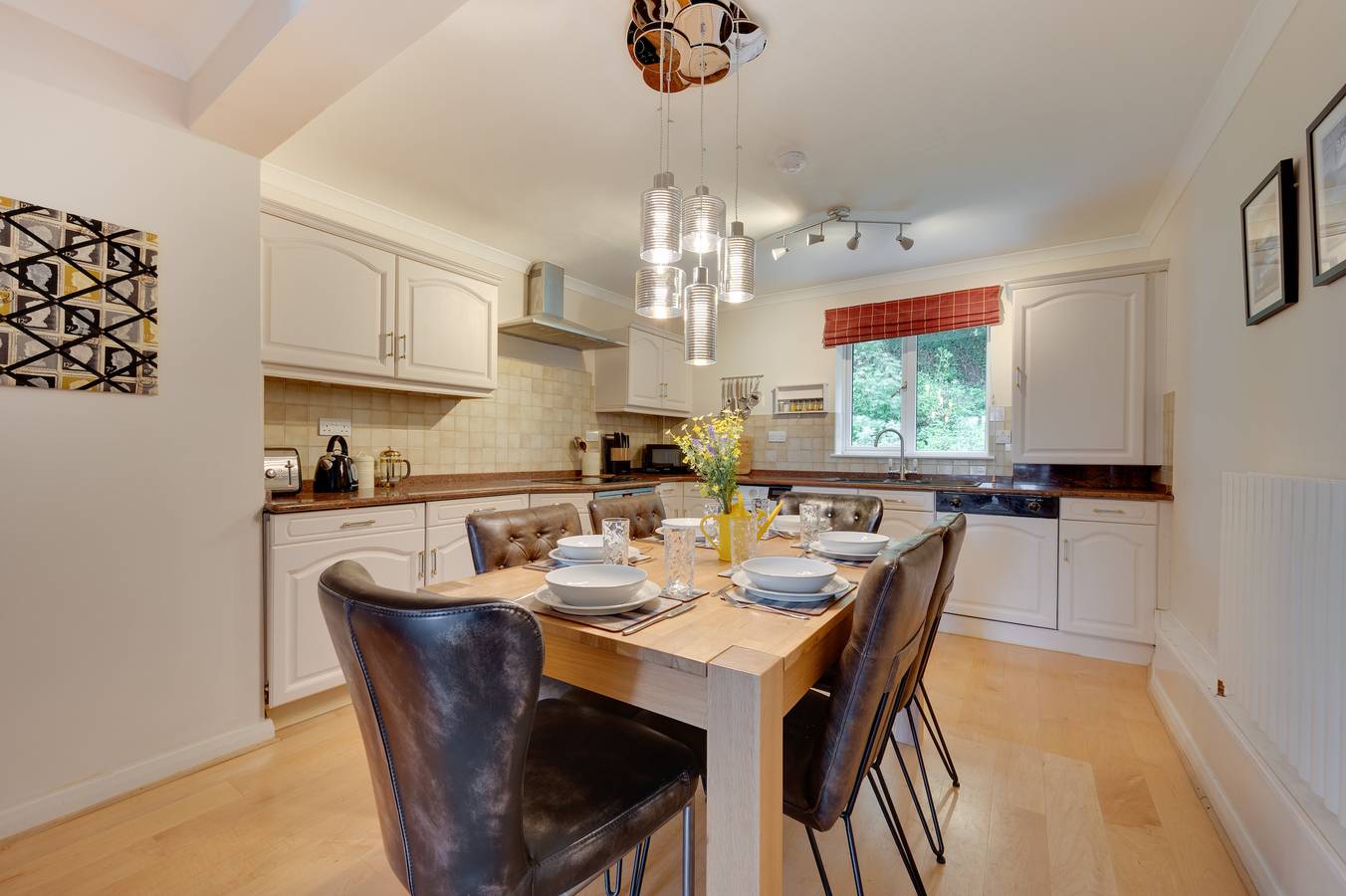 Entire apartment, Crawshay Court, Langland in Swansea region