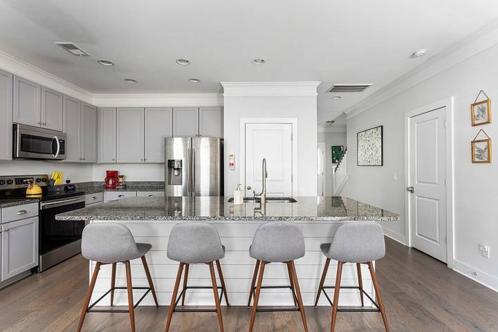 Vacation rental for 8 people, with yard and terrace in North Charleston