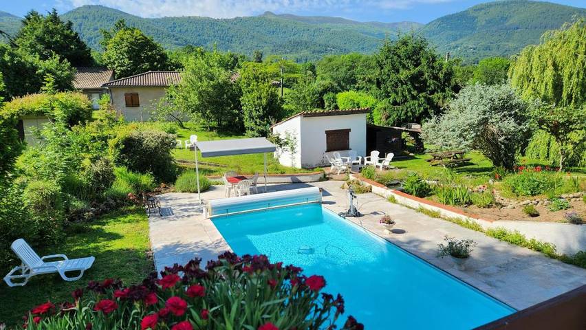 Location de vacances pour 4 personnes, avec jacuzzi ainsi que piscine et jardin à Brassac (Ariège) - 2