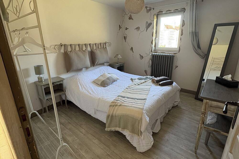 Maison de campagne proche Chambord, Spa et piscine pour 14 personnes in Montlivault, Région de Blois