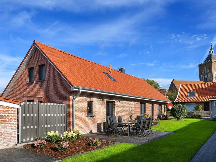 Ferienhaus für 10 Personen, mit Terrasse und Garten in Pilsum