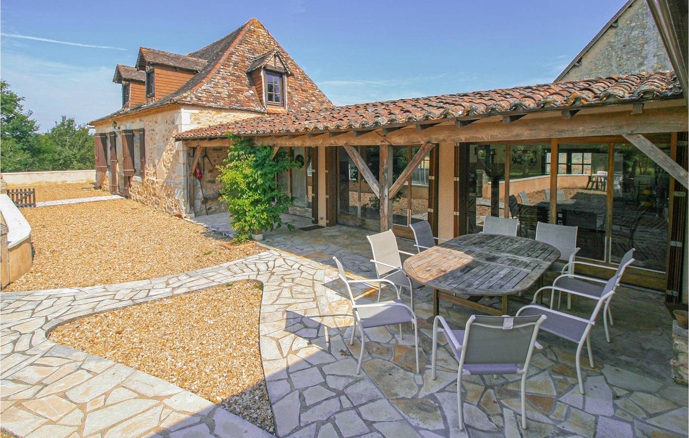 205 sqft Appartement de vacances avec piscine et parking in Église-Neuve-d'Issac, Périgord Pourpre