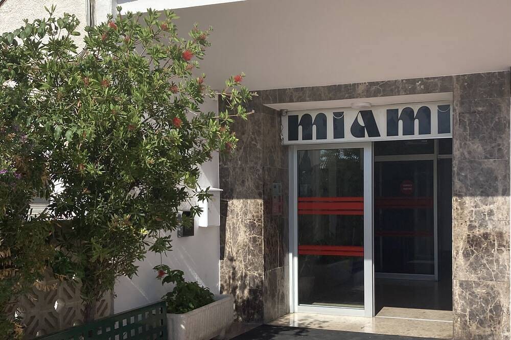 Entire apartment, Comfortable flat in Empuriabrava by the strand with a stunning view on the bay. in Empuriabrava, Upper Empordà