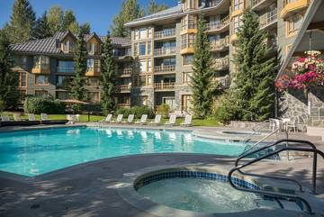 Glamping for 4 Guests in Whistler, Whistler Blackcomb, Picture 4