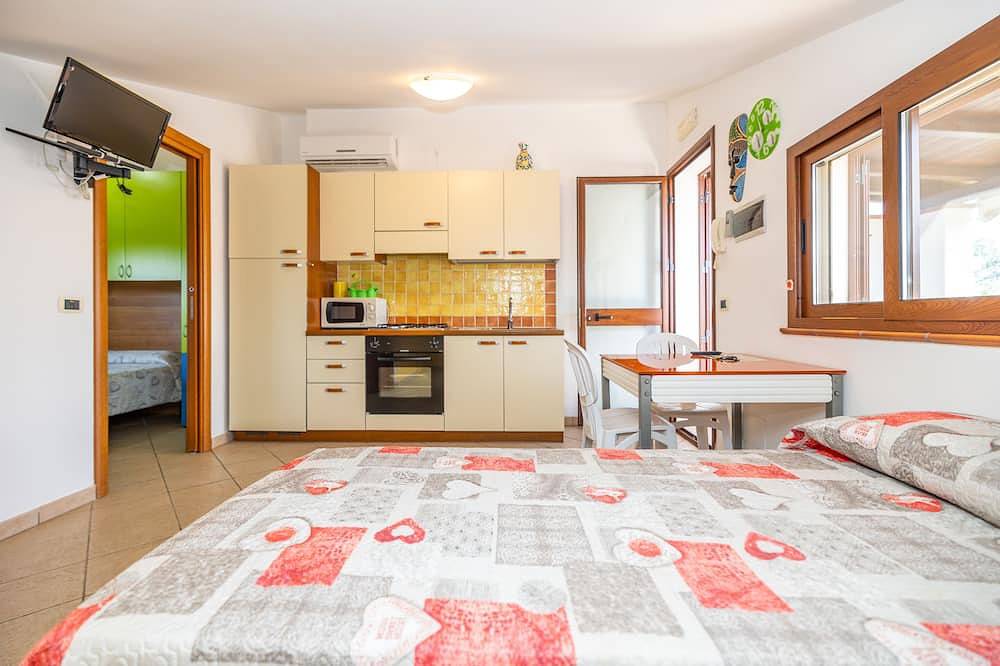 Entire apartment, Green View. Free wi-fi, private Parking space in Piana Calzata, Palermo Province