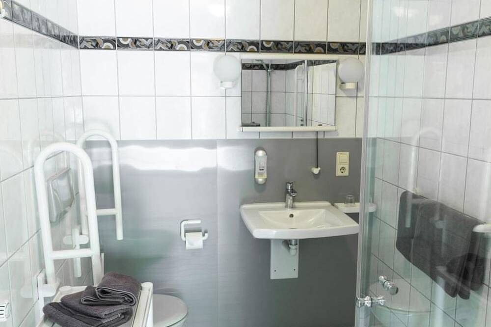 Double room-Eg (wheelchair accessible) - Ferienweingut Matthiashof in Wintrich, Bernkastel-Kues region