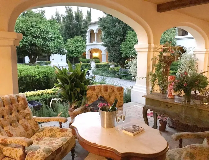 Hotel for 3 people, with view and garden as well as pool and sauna - 1