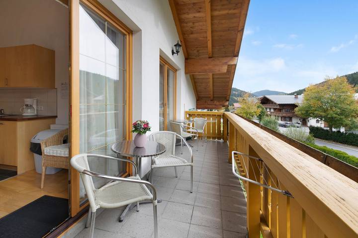 Ganze Wohnung, "Haus Lowe Appartement 2 Stock Nr 5" mit Bergblick in Filzmoos, Tennengau