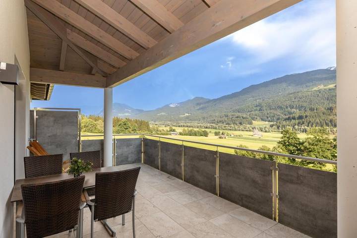 Ferienwohnung für 4 Personen, mit Balkon und Terrasse sowie Ausblick