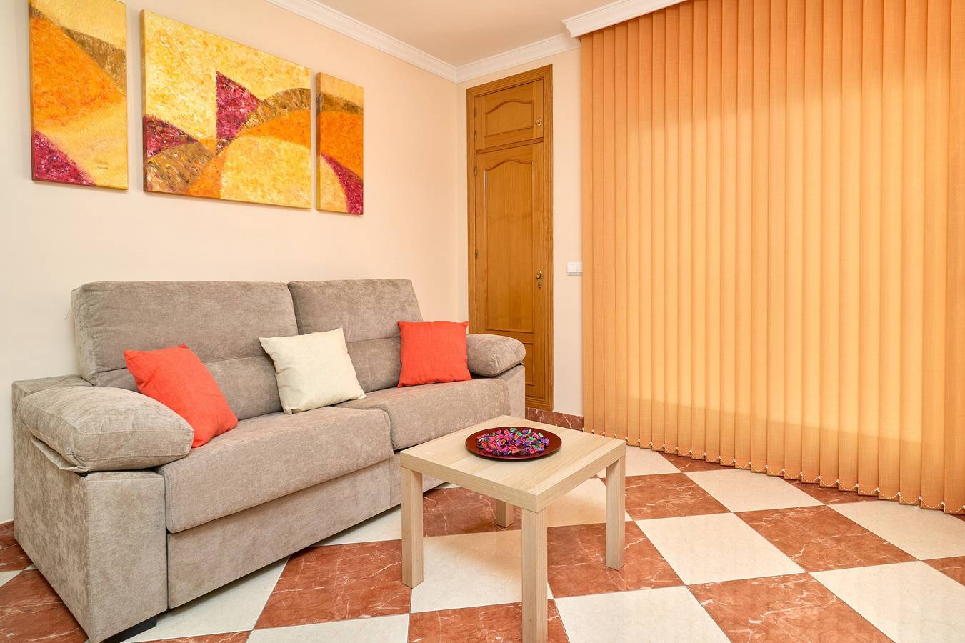 Entire apartment, Apartment 'Pilar Torre Del Mar' with Wi-Fi and Air Conditioning in Playa de Torre del Mar, Torre del Mar