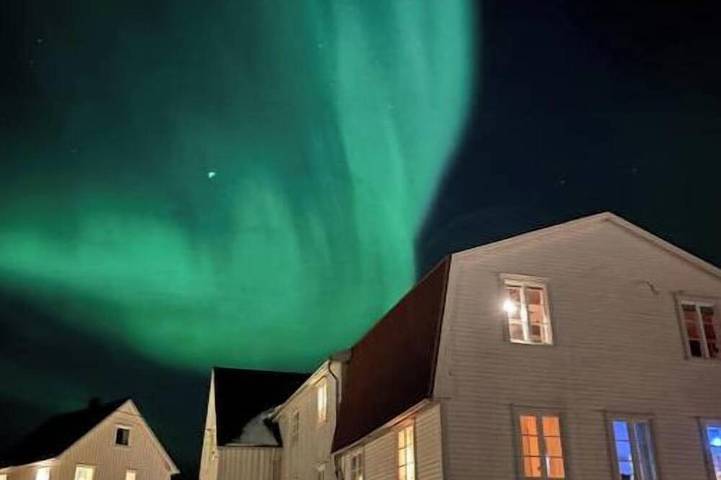 Ganze Wohnung, Apartment with a view of the sea in Lofoten in Henningsvær, Vågan