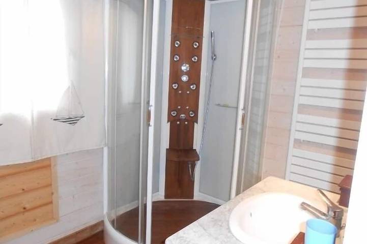 Villa With Pool Indoor heated to 28 °, Jaccuzzi, Sauna in Beg-Léguer, Lannion