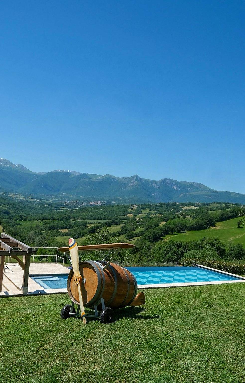 Villa in arenaria nei pressi di Gualdo in Gualdo, Parco nazionale dei Monti Sibillini