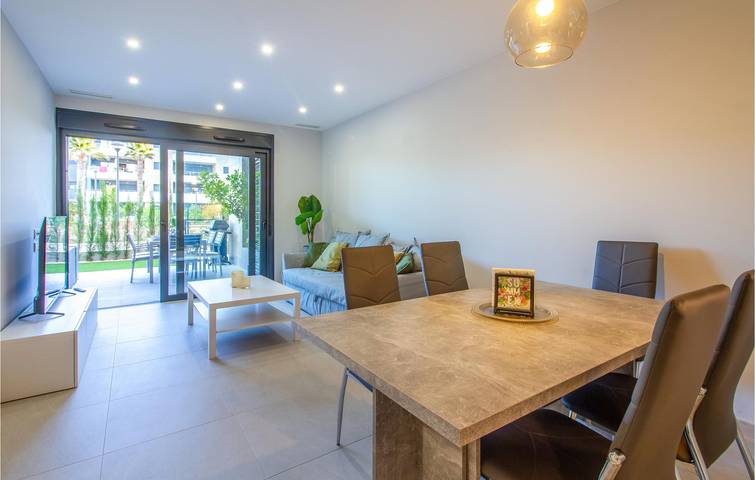 Gîte pour 8 personnes, avec piscine ainsi que terrasse et sauna dans Playa Flamenca - 4