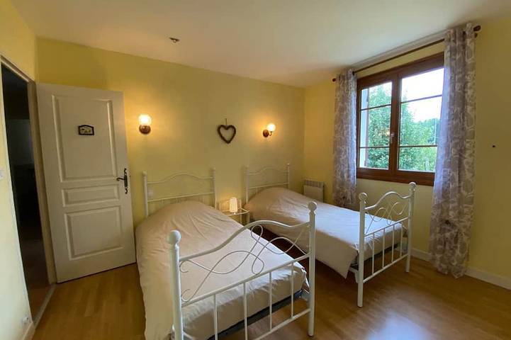 Gîte pour 8 personnes, avec terrasse et jardin à Lanouaille - 4