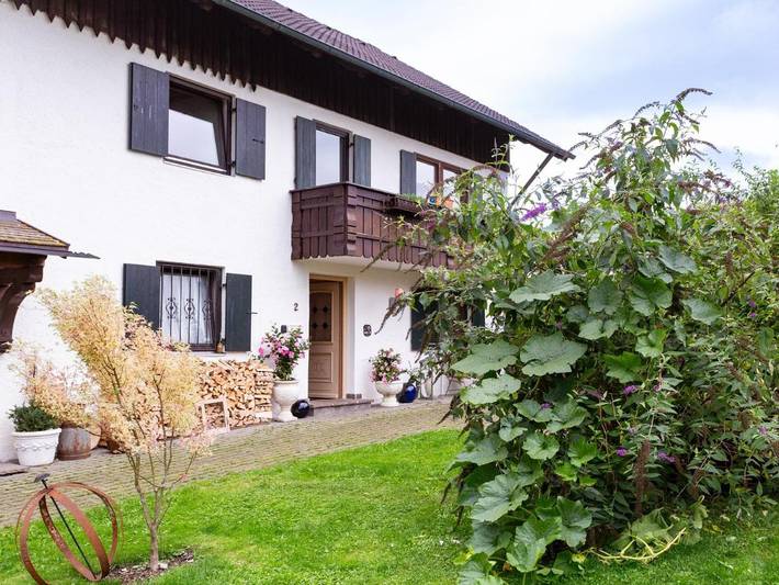 Ferienwohnung für 4 Personen, mit Balkon und Ausblick sowie Seeblick in Rieden