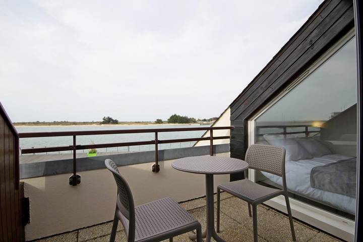 Gîte pour 2 personnes, avec Terrasse à Étel
