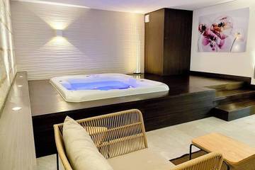 Gîte pour 4 personnes, avec jacuzzi et jardin à Mosnes