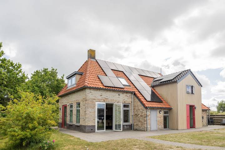 Strandhaus für 16 Personen, mit Garten und Sauna sowie Pool und Terrasse auf Ameland - 2