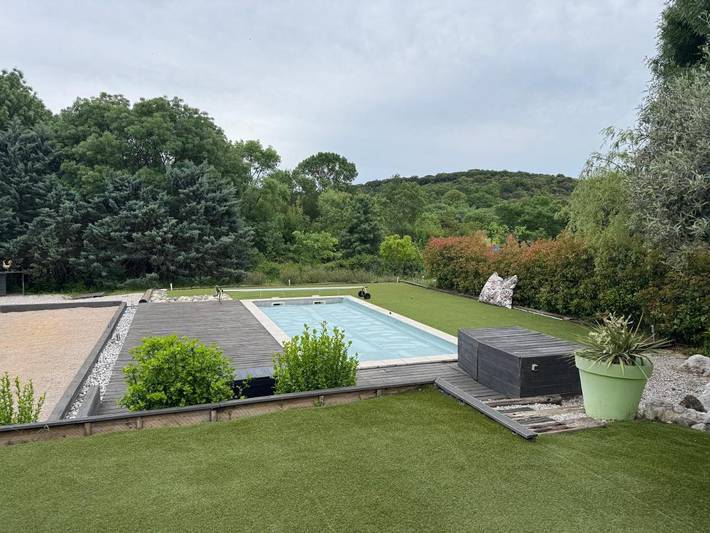 Location de vacances pour 6 personnes, avec vue ainsi que piscine et jardin à Saint-Martin-de-Londres - 4