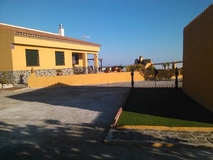 Casa rural para 6 personas, con jardín además de balcón y piscina en Ítrabo - 3