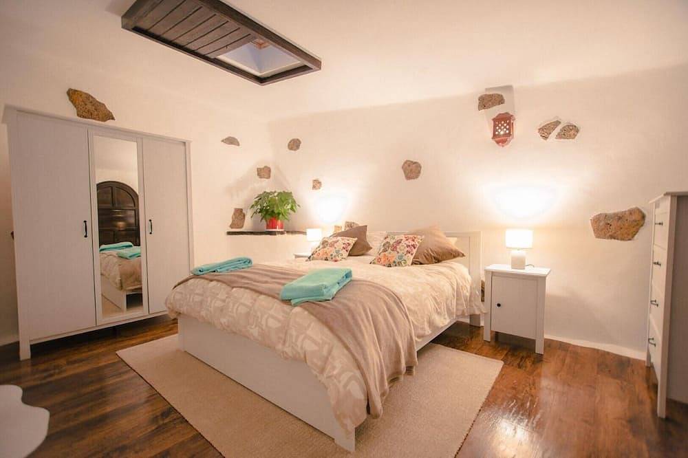 Apartamento entero, Rural boutique 2 bedroomed retreat in the quiet village of Conil Lanzarote in Conil, Tías