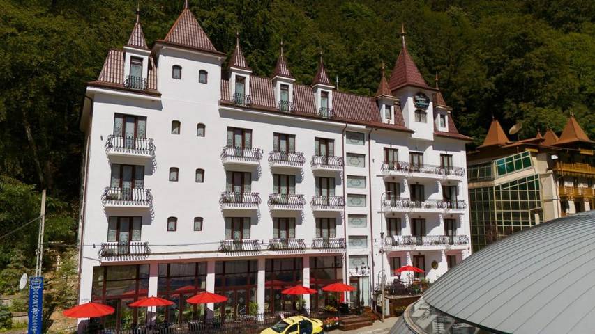 Hôtel pour 5 personnes, avec terrasse ainsi que sauna et vue