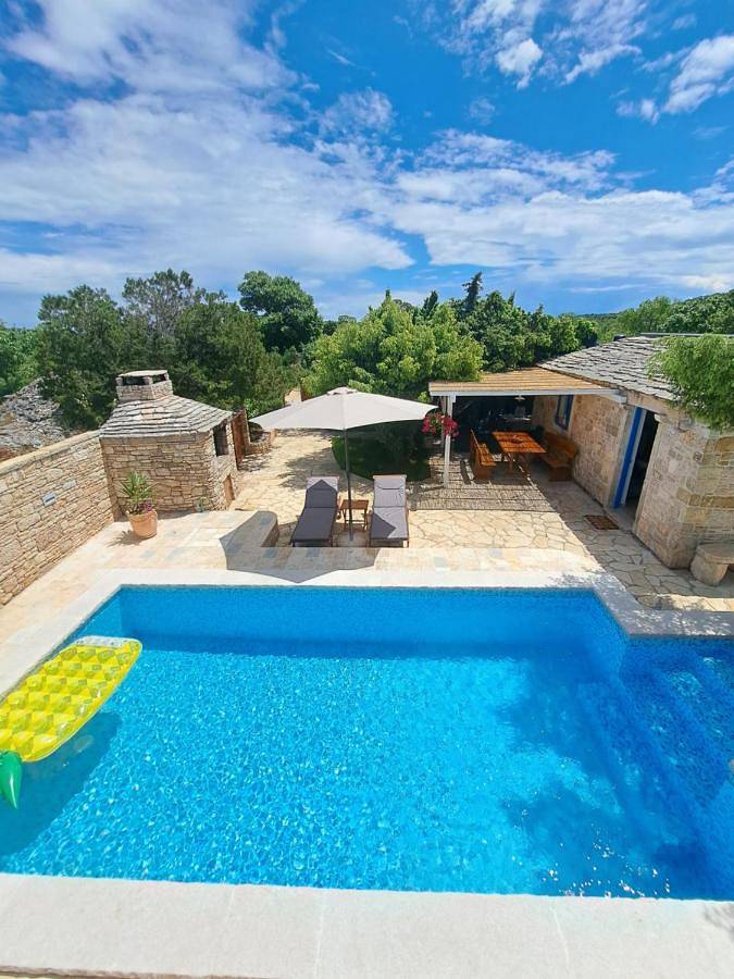 Villa pour 4 personnes, avec vue ainsi que piscine et terrasse à Tisno - 3