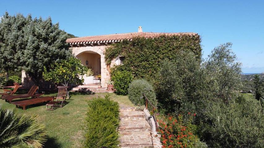 Location de vacances pour 2 personnes, avec vue et jardin à Arzachena - 4