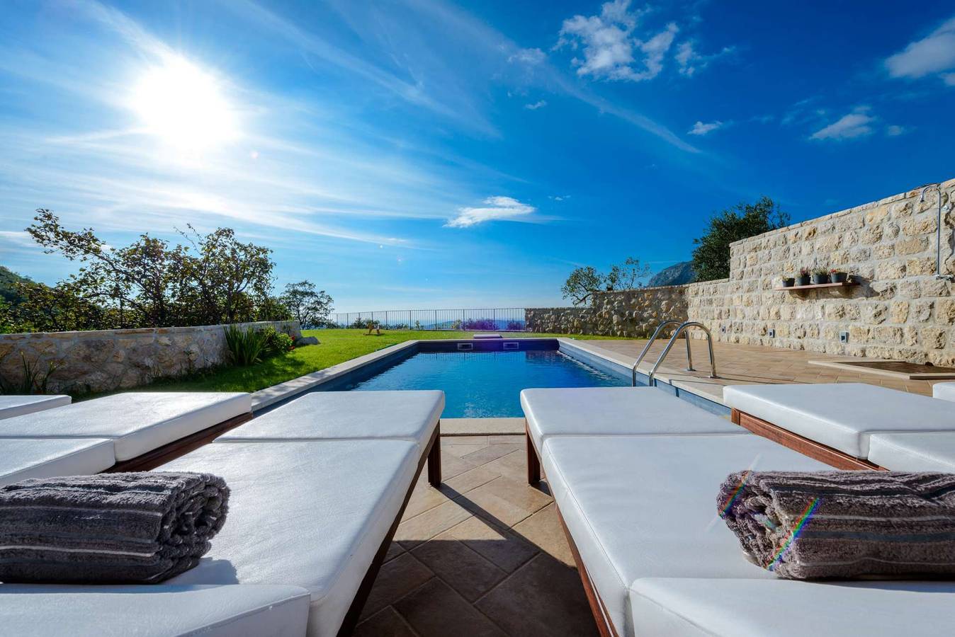 Villa Panoramic View- autentica villa con piscina per sei persone in Canali, Dubrovnik-Neretva
