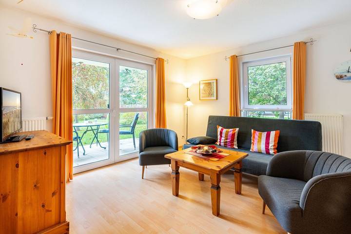 Ganze Wohnung, Komfortables Ferienhaus mit überdachter Terrasse und Garten in Zinnowitz in Zinnowitz, Usedomer Norden