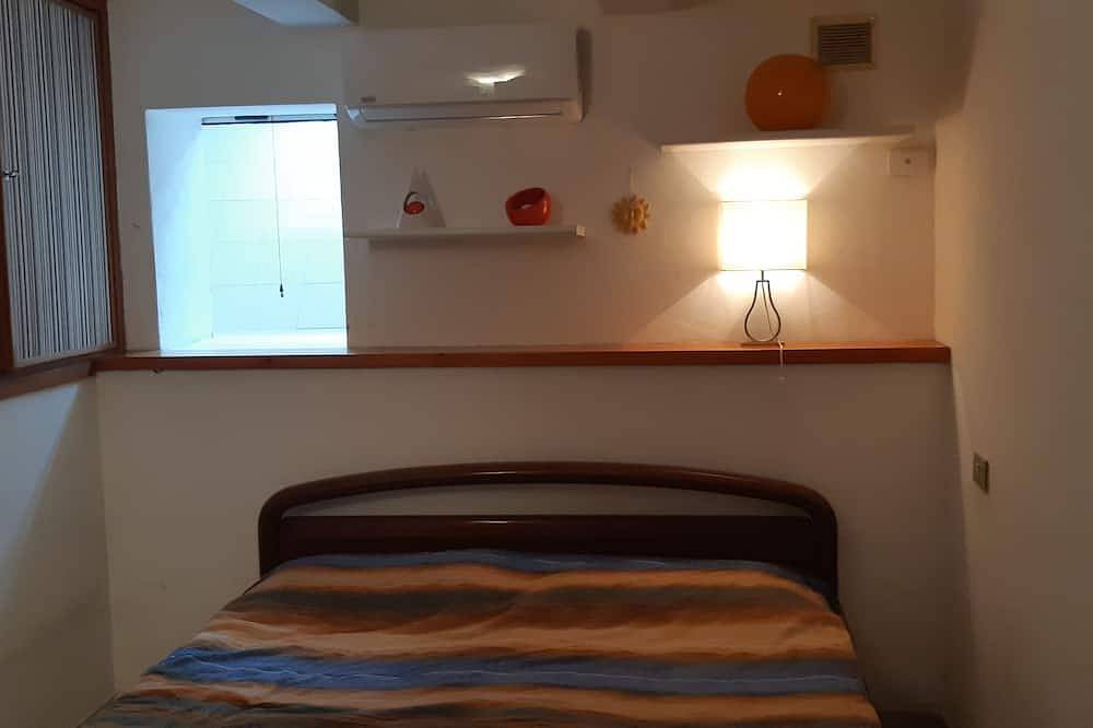Entire apartment, Apartment with garden in Castiglioncello in Castiglioncello, Etruscan Coast